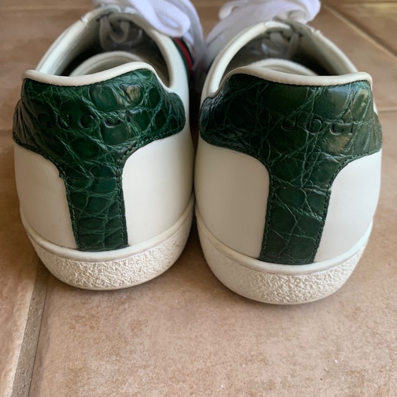 Mint condition Gucci sneakers - Picture 2 of 13
